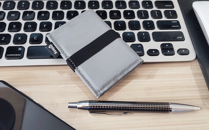 Cómo Simplificar Tu Vida con una Billetera Minimalista